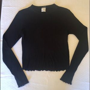 Long sleeved ribbed shirt